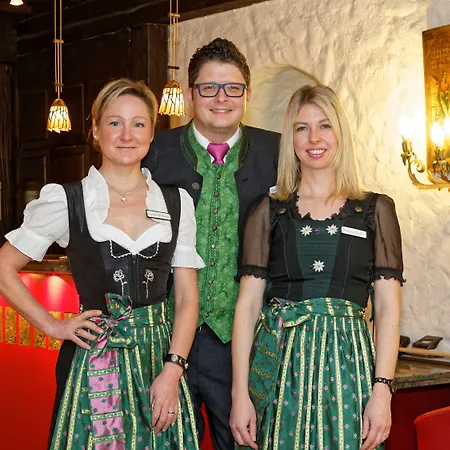 Hirschen 4*
