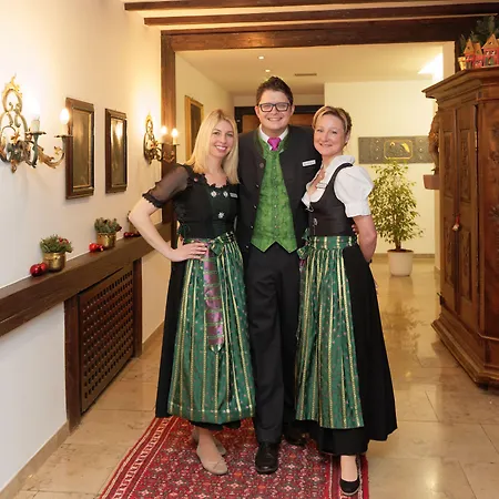 Hirschen Hotel 4*
