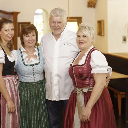 Hirschen Hotel 4*