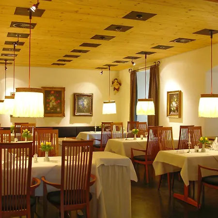 Hirschen 4*